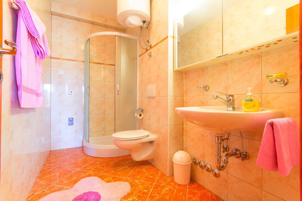 Apartments 4 Palme Funtana Room photo